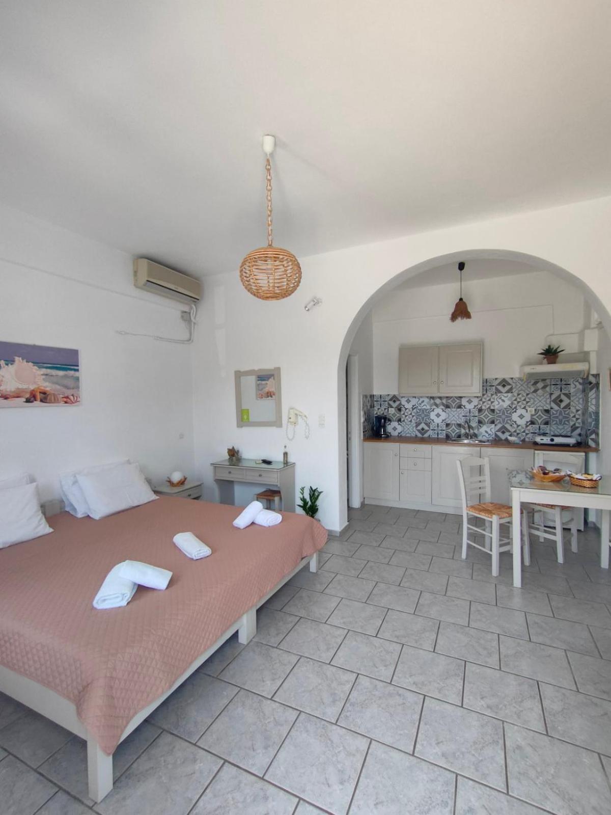 Maganas Hotel Livadi  Luaran gambar