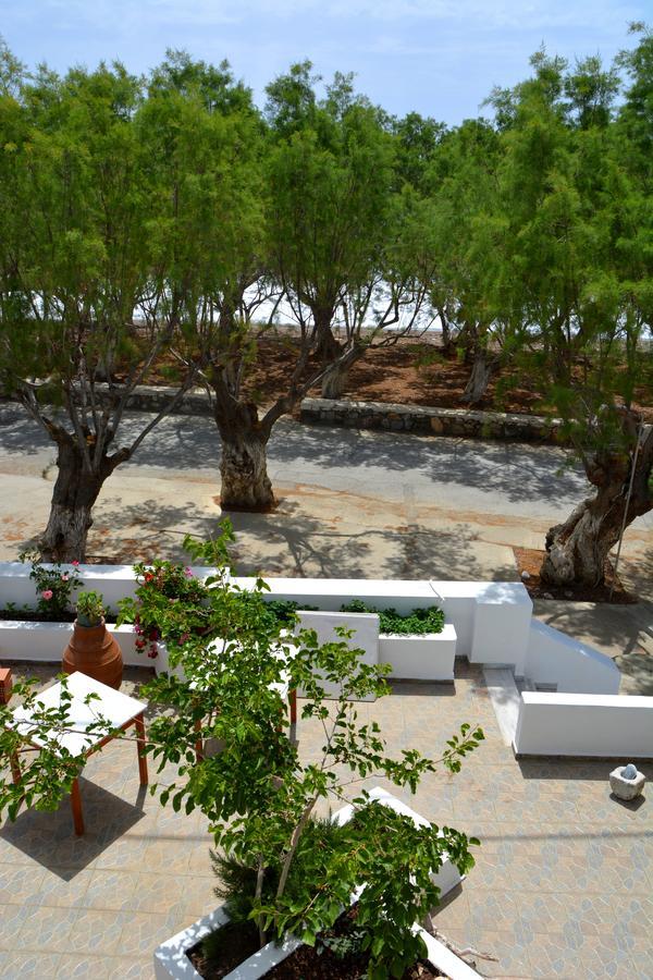 Maganas Hotel Livadi  Luaran gambar
