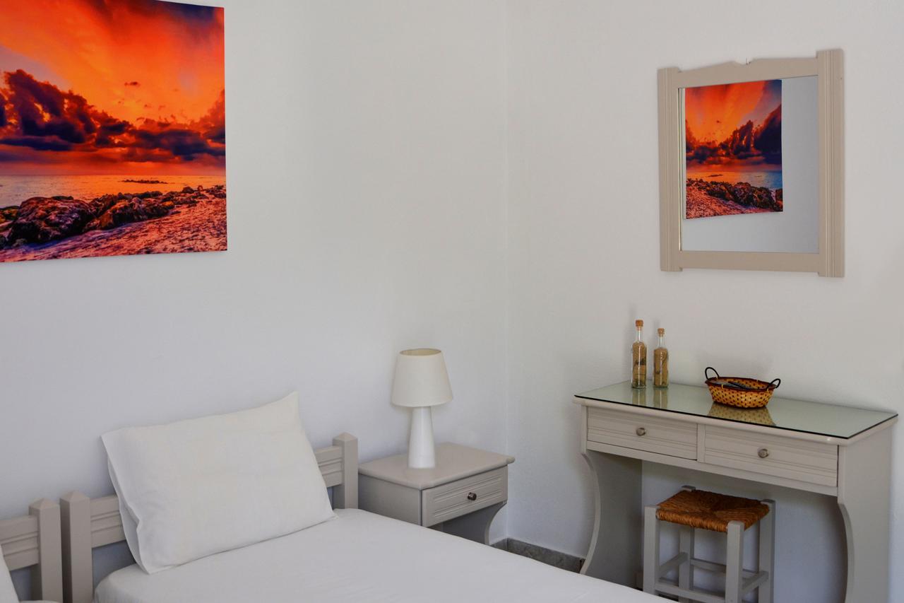 Maganas Hotel Livadi  Luaran gambar